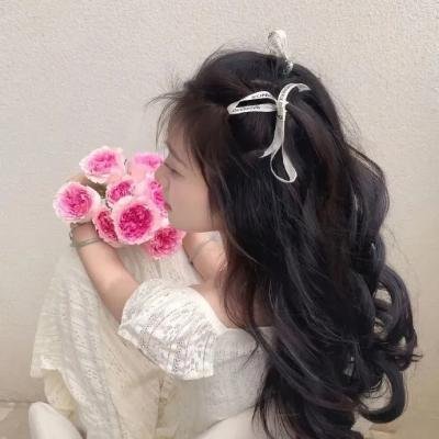 明星代言旧照被扒，服务器被挤瘫痪，一个月持续发酵