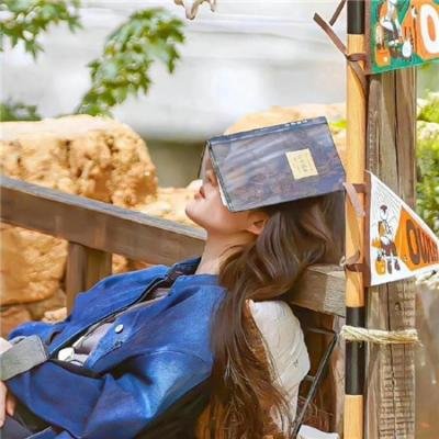 当红小花被曝私下抽烟，长达一周高档私房菜馆画面流出
